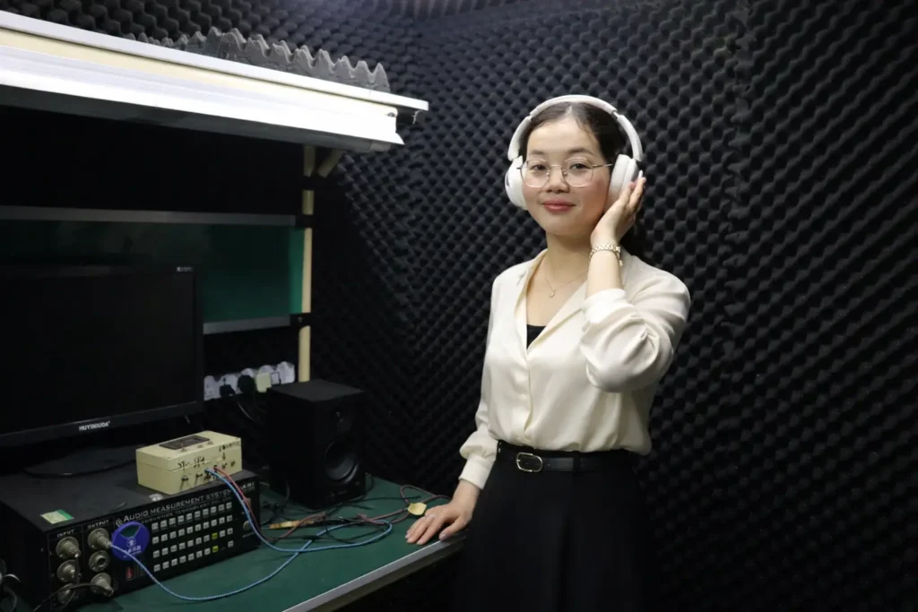 B&K 4128 Acoustic Testing Laboratory